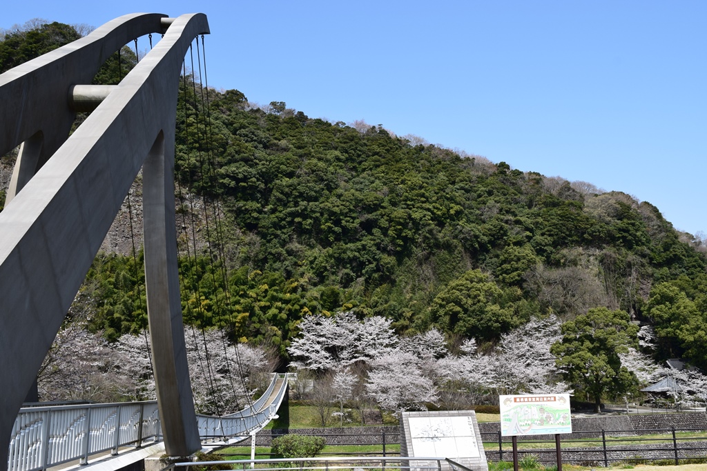 鷹栖つり橋