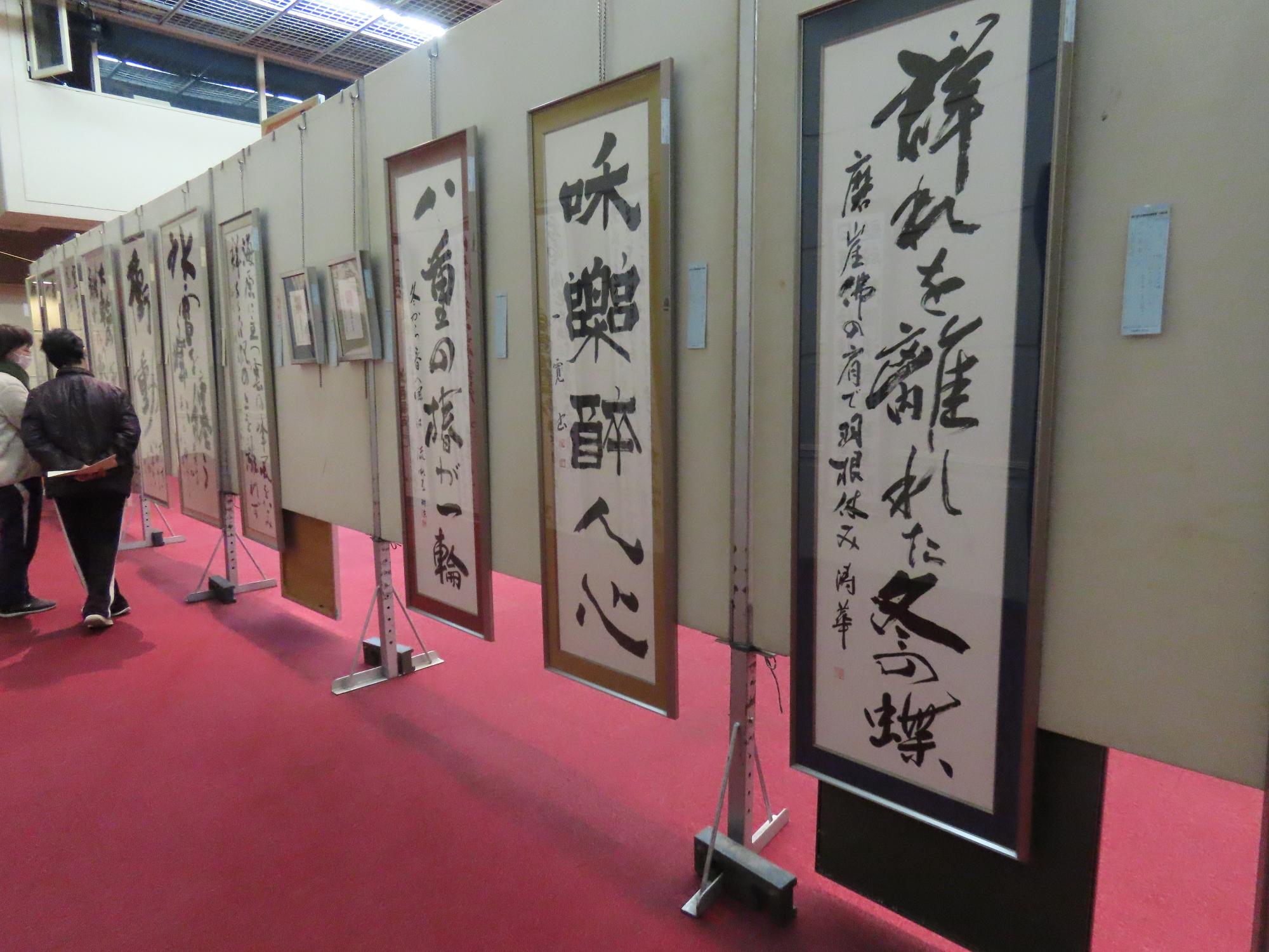 宇佐文化会館の小ホールでの書道展示