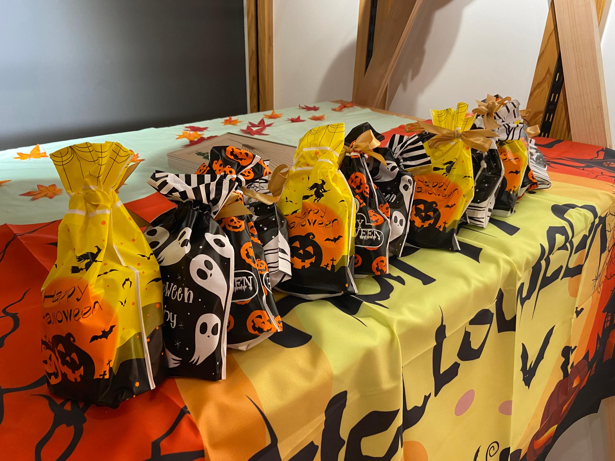 お子様にお菓子プレゼント