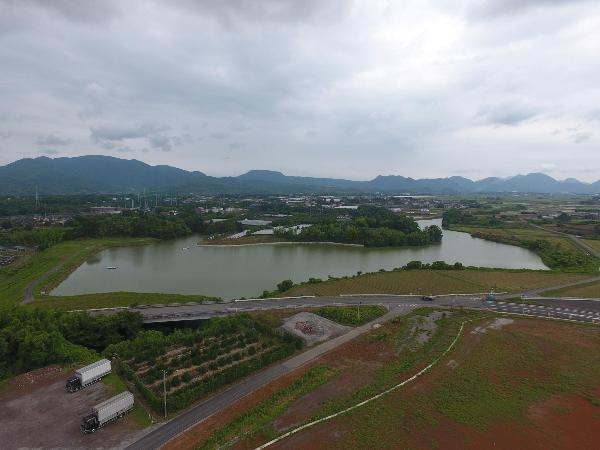 蛇堀池