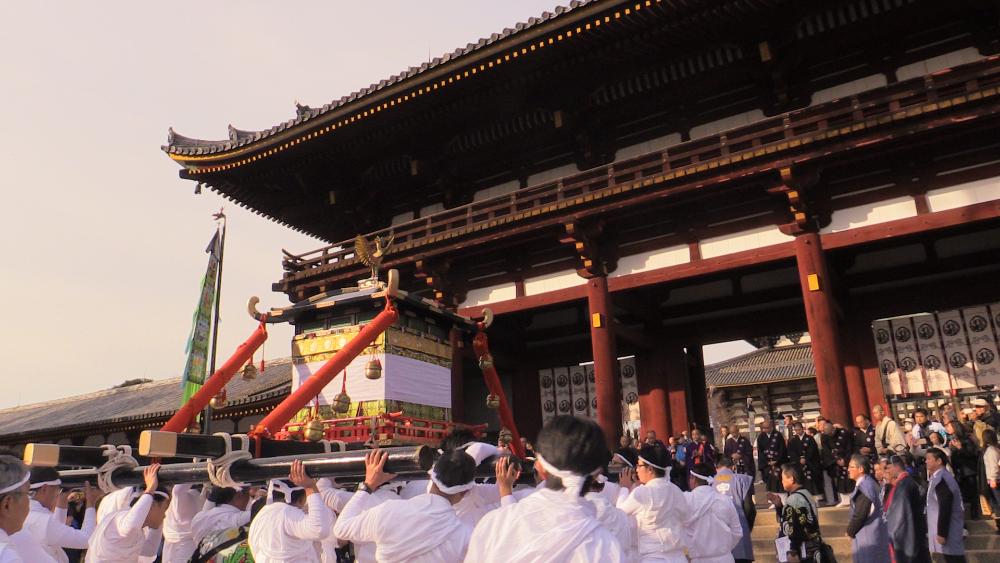 八幡大神の奈良東大寺行幸を再現した宇佐神輿フェスタ(2017)