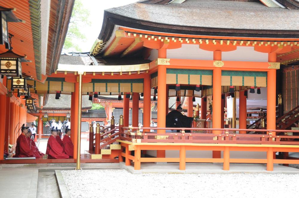 本殿遷座祭「奉幣の儀」（平成27年）