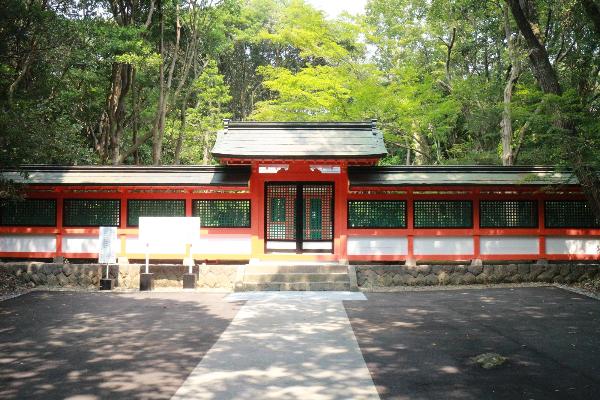 Shrine gate