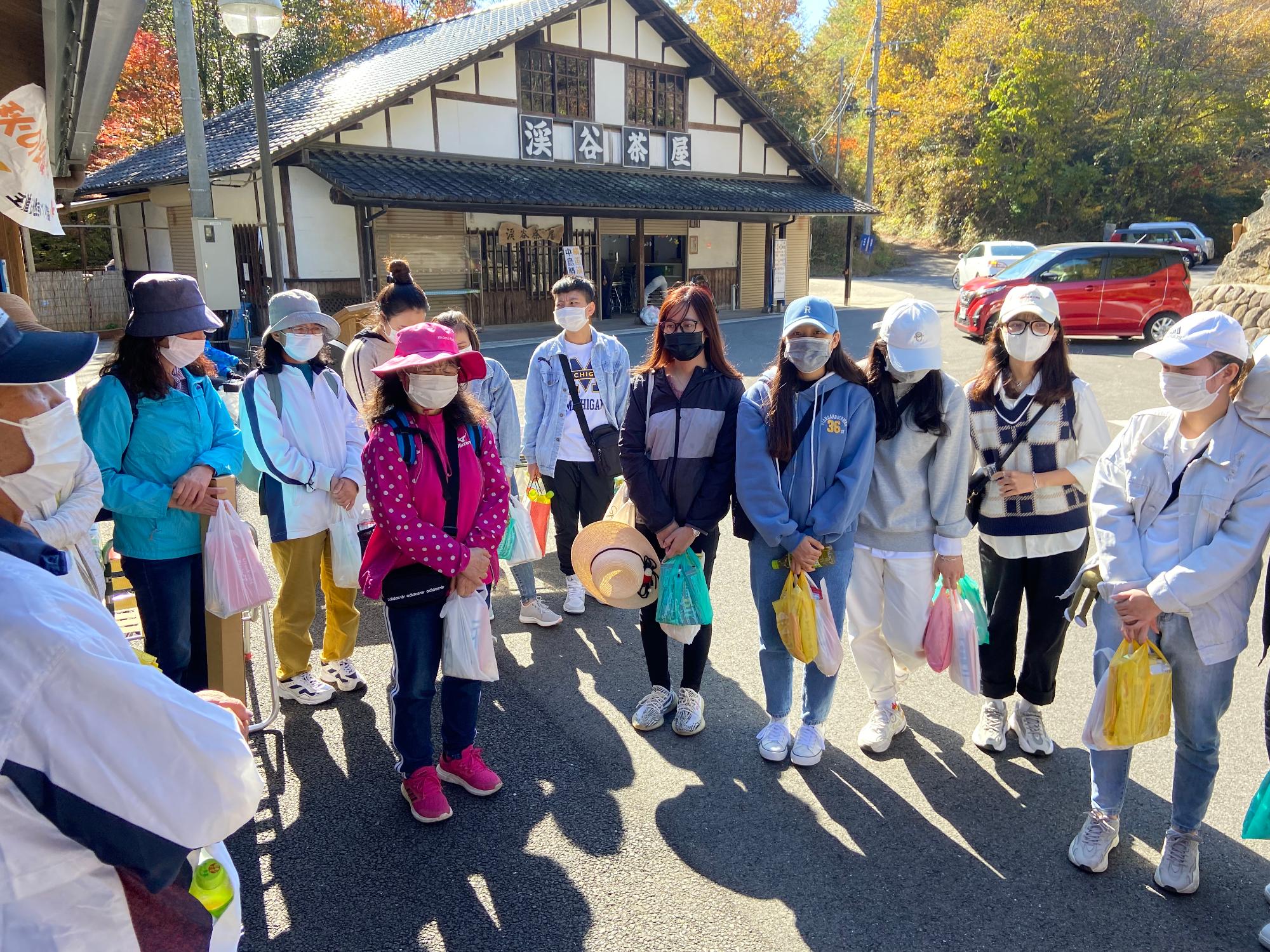 地域の方と懇談
