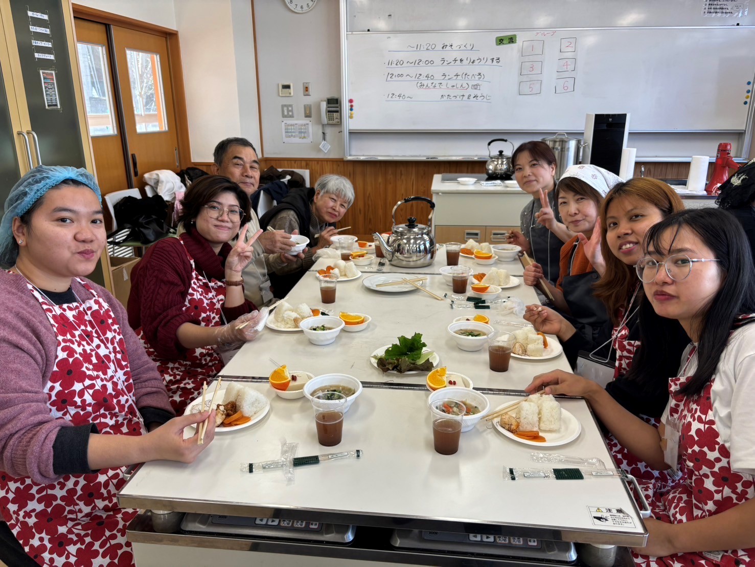 昼食の様子2