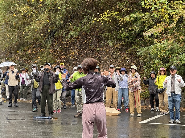 R7岳切渓谷紅葉ウォーキング 準備体操
