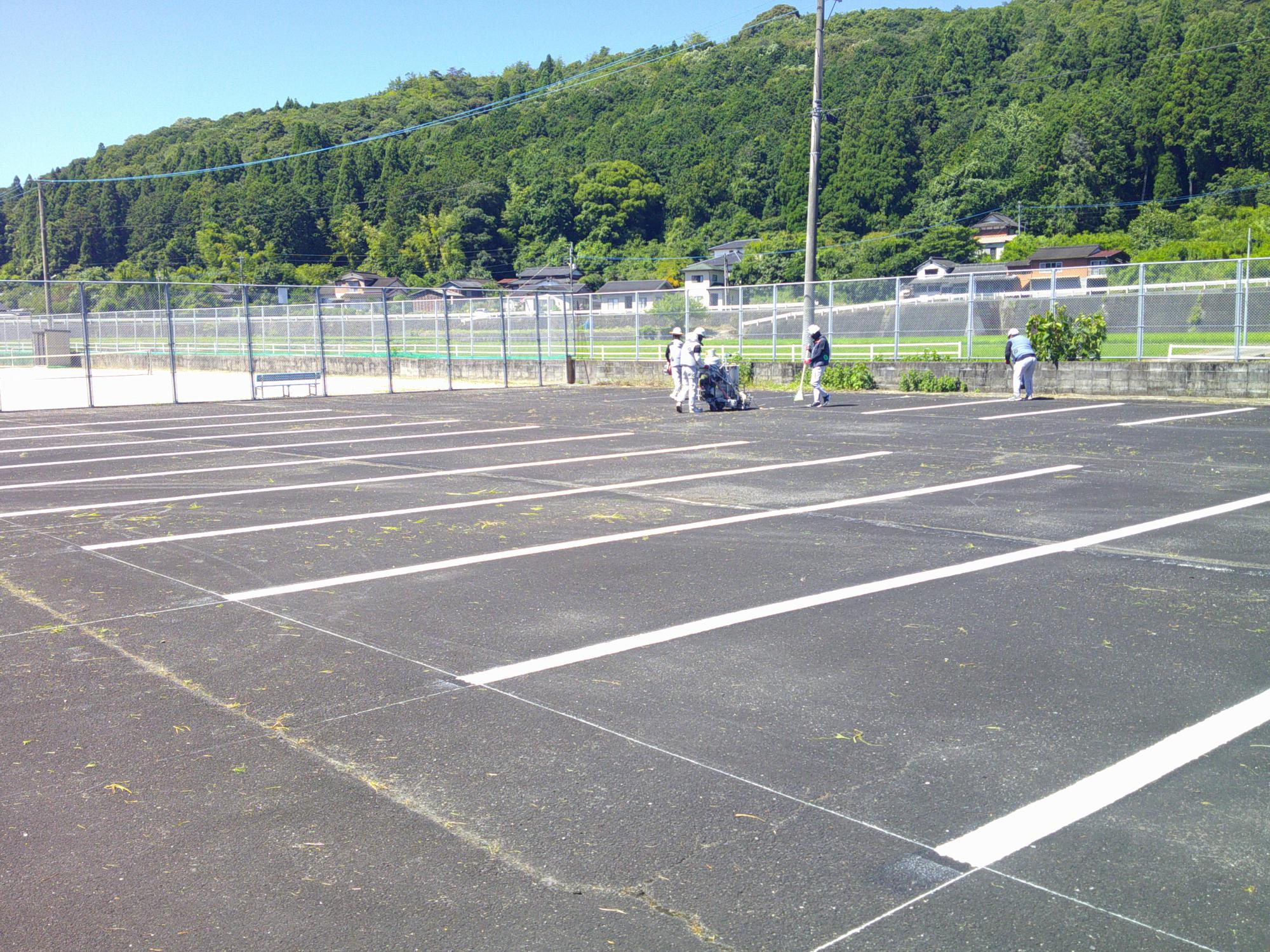 院内中駐車場ライン引き6