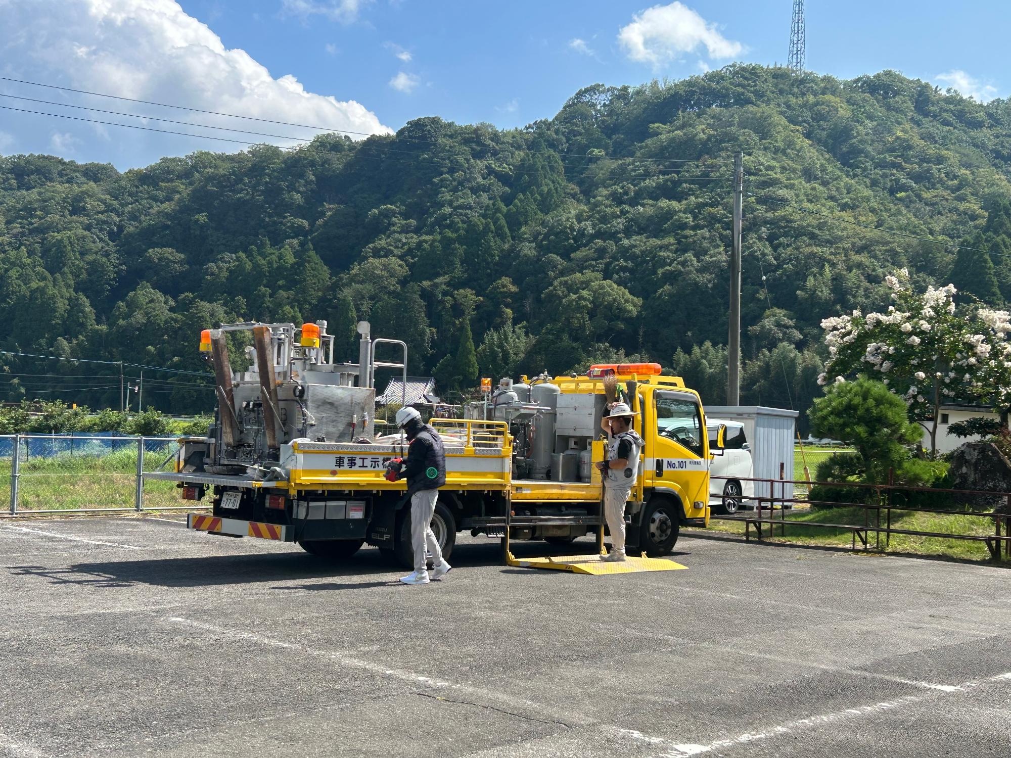 工事車