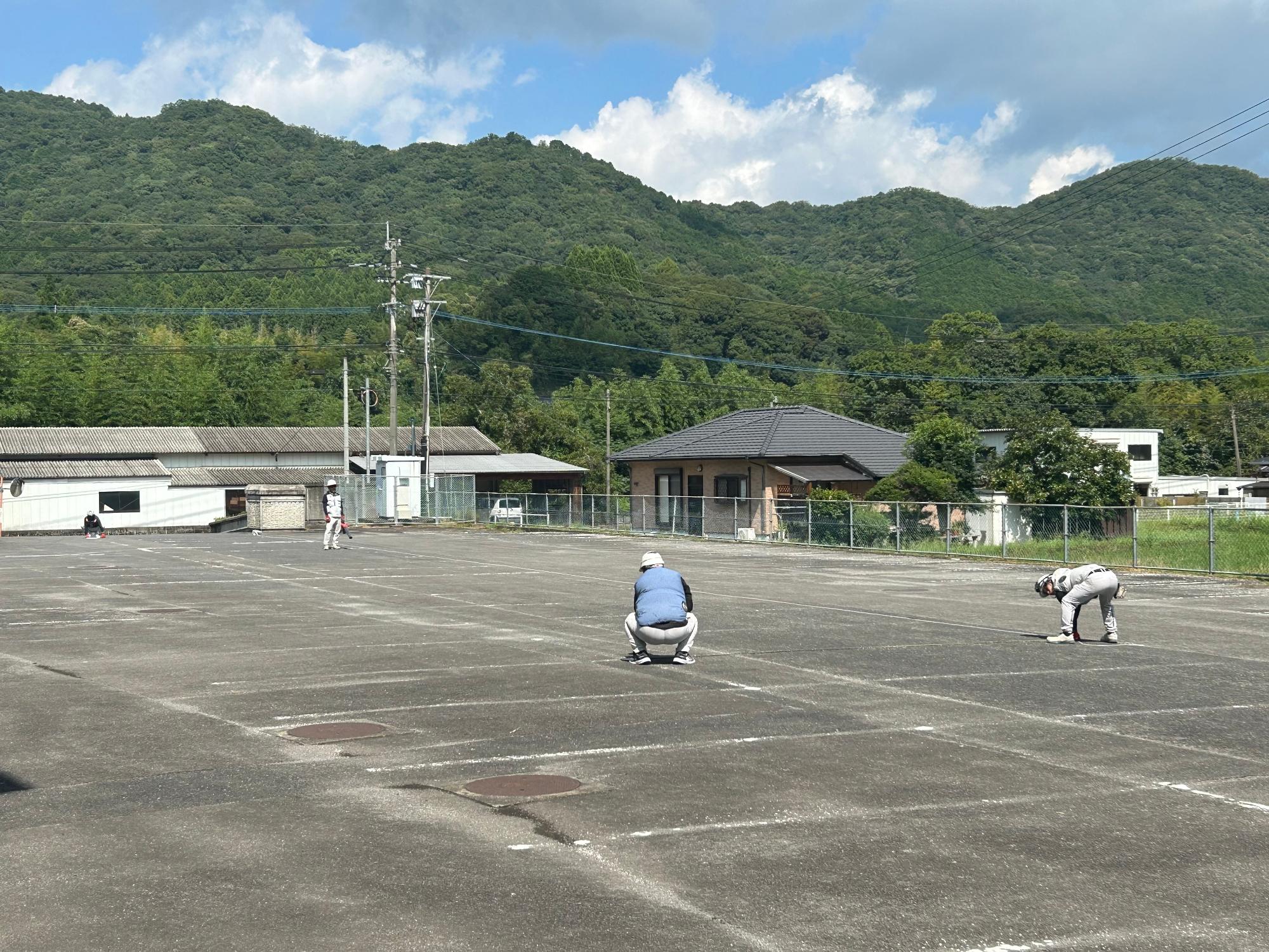 院内北部小ライン引き作業前